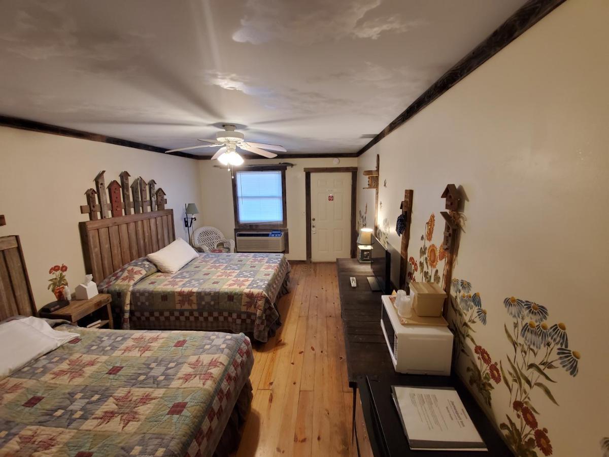 Jamesport Inn Bagian luar foto