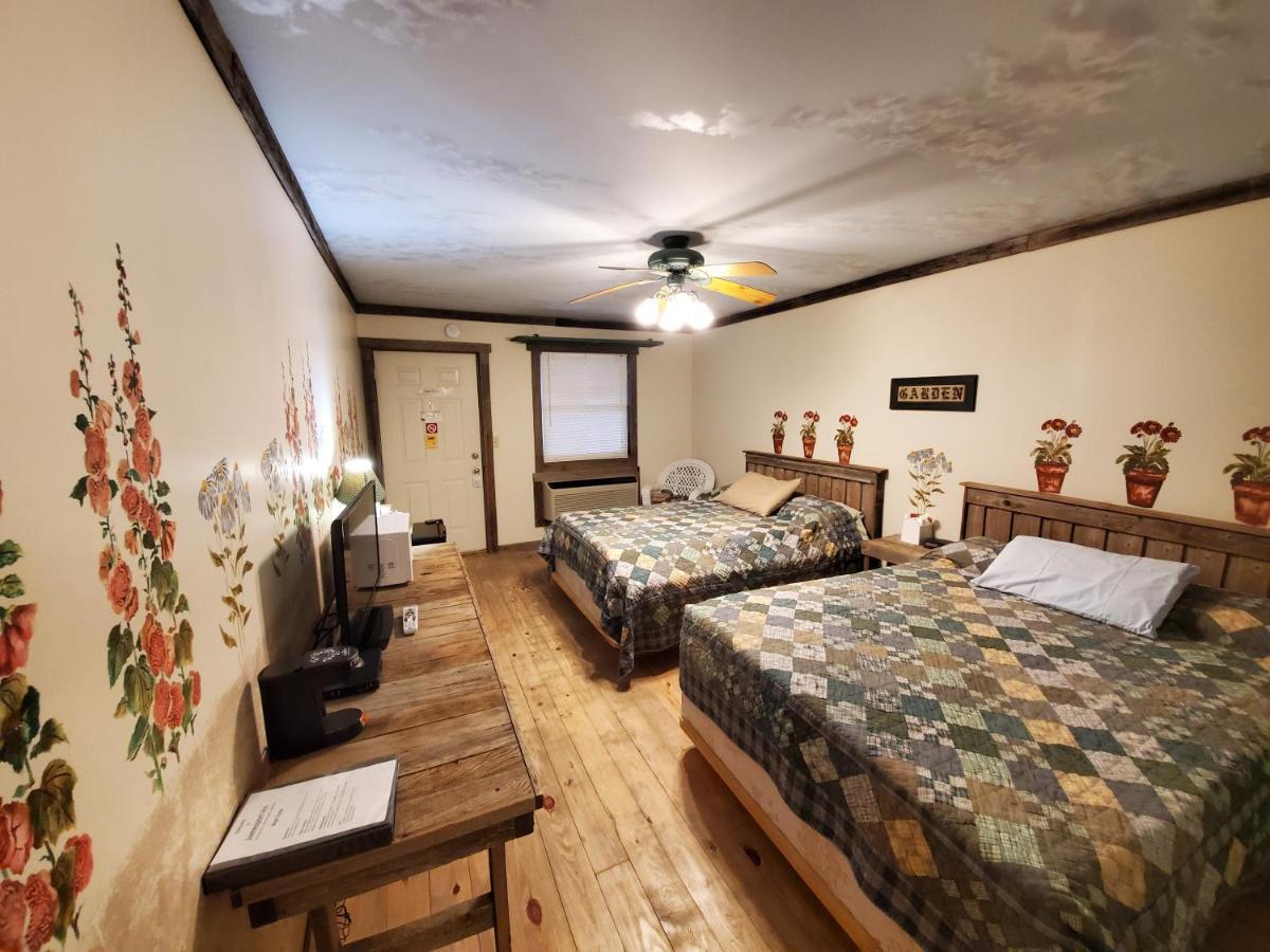 Jamesport Inn Bagian luar foto