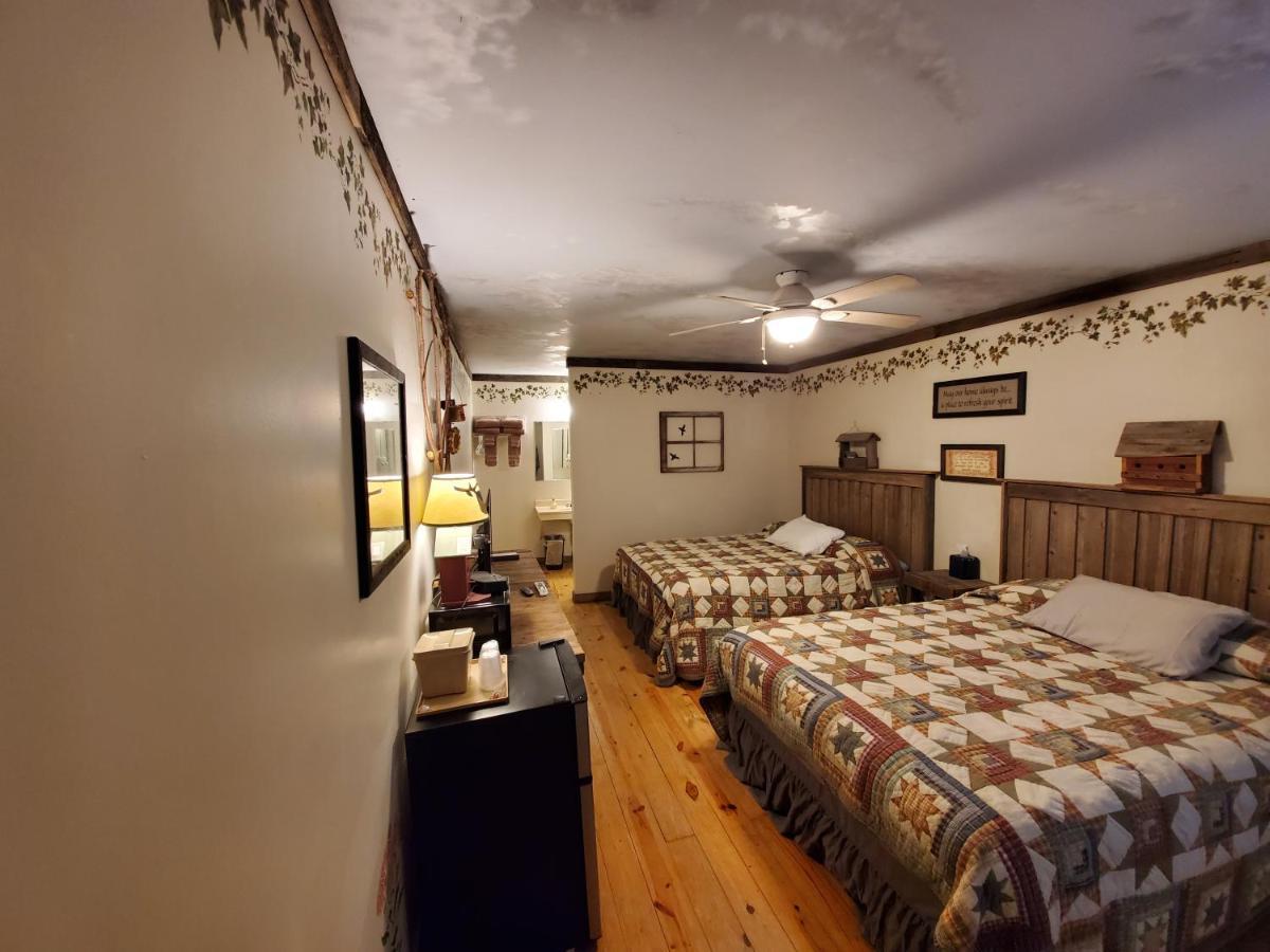 Jamesport Inn Bagian luar foto